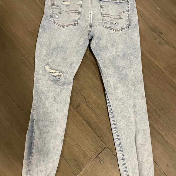 American Eagle distressed jeans - Picture 2 of 2